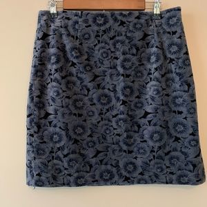 Ann Taylor Velvet Grey/black floral skirt sz 6